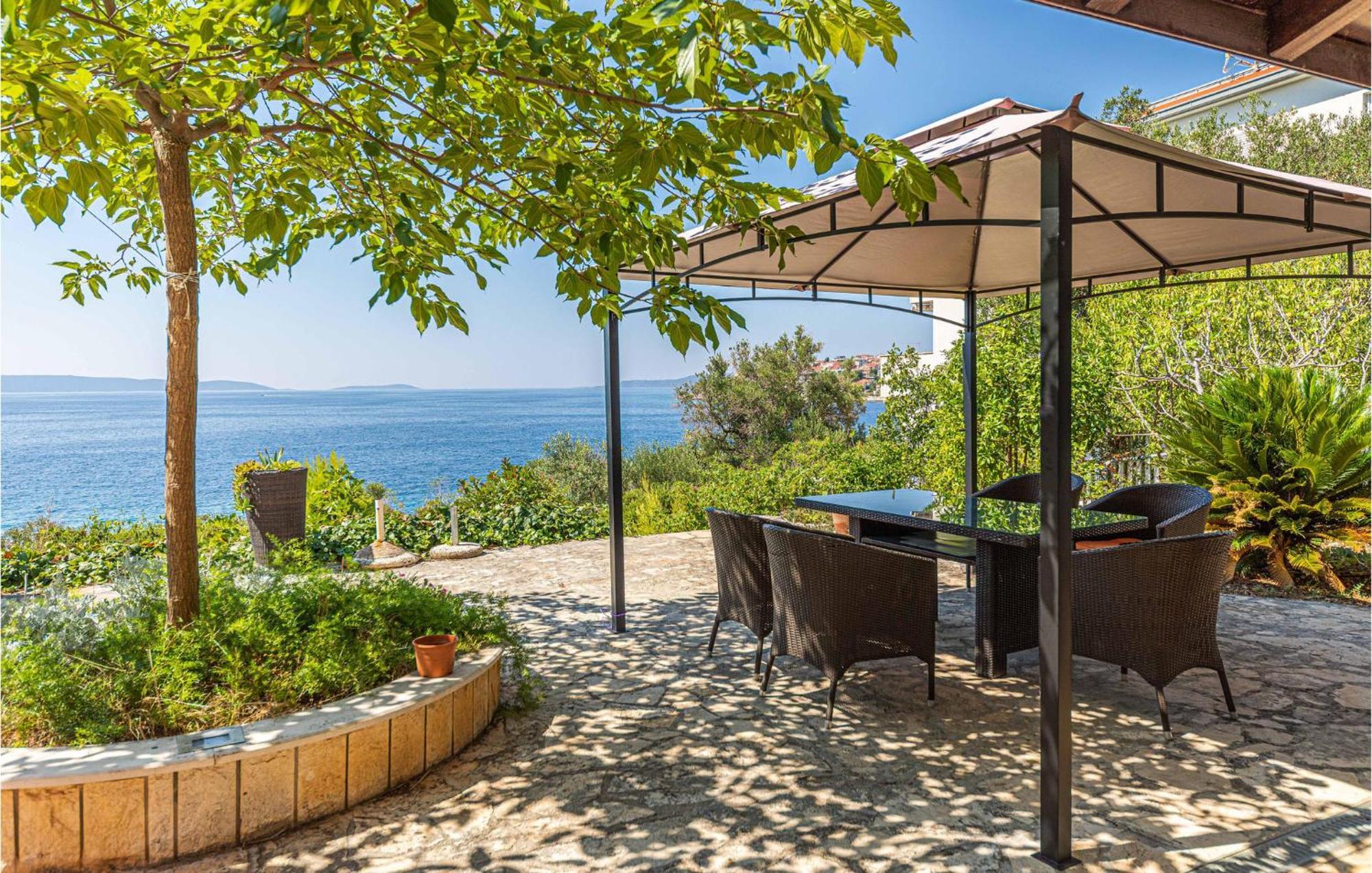 Holiday home Beautiful In Okrug Gornji *